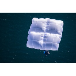 Le plus léger et compact des parachutes de secours pour le parapente.