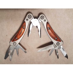 Pince multi-fonction ou pince pour bricolage.